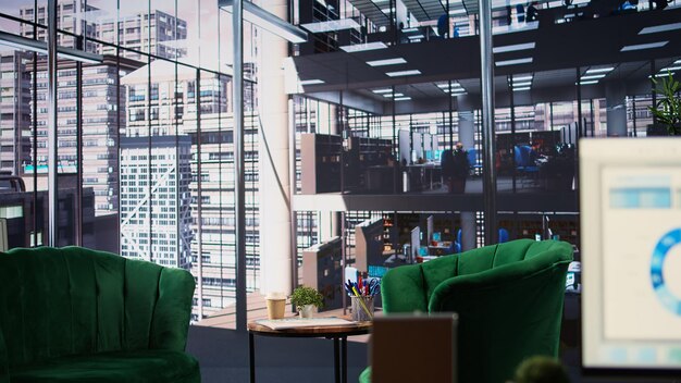 Kreatywne rozwiązania dla nowoczesnych przestrzeni biurowych