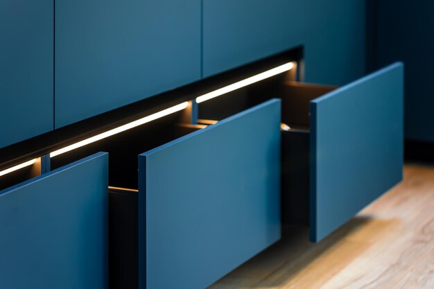 Jak optymalnie wykorzystać przestrzeń w przedpokoju dzięki meblom na wymiar?