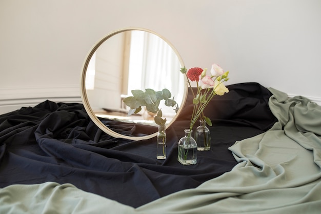 Jak wybrać idealne lustro do nowoczesnego wnętrza: porady i inspiracje